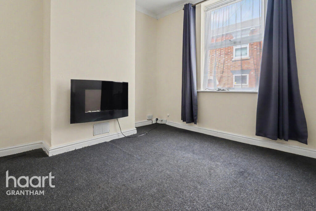 House in South Kesteven, Grantham - View 2