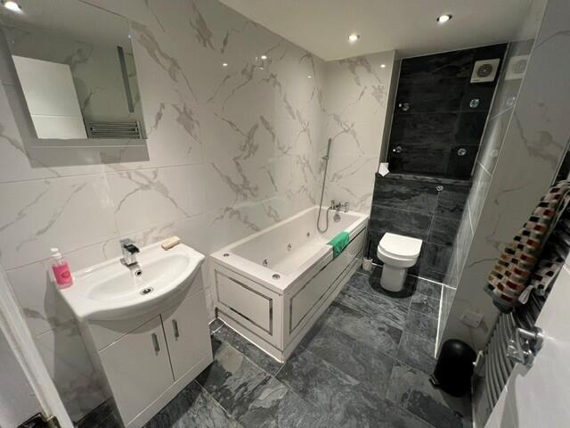 Apartment in Canterbury - More