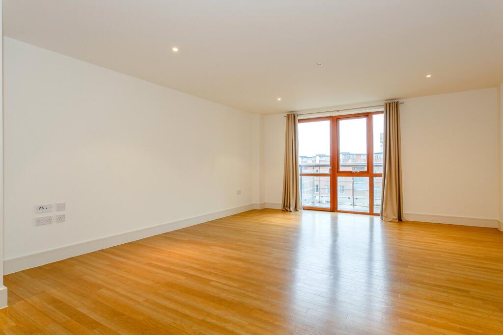 Apartment in Cambridge - View 5