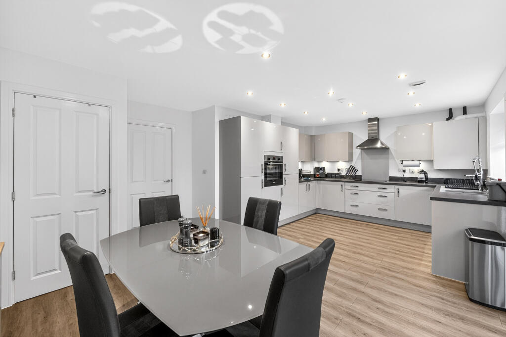 Buttermere Way, West Thurrock, Grays, RM20 photo 4