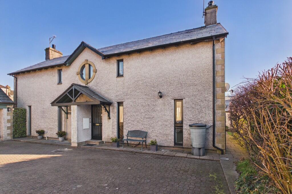 Main image of property: 2 Gallery Court, Main Street, Kirkby Lonsdale, LA6 2AQ 