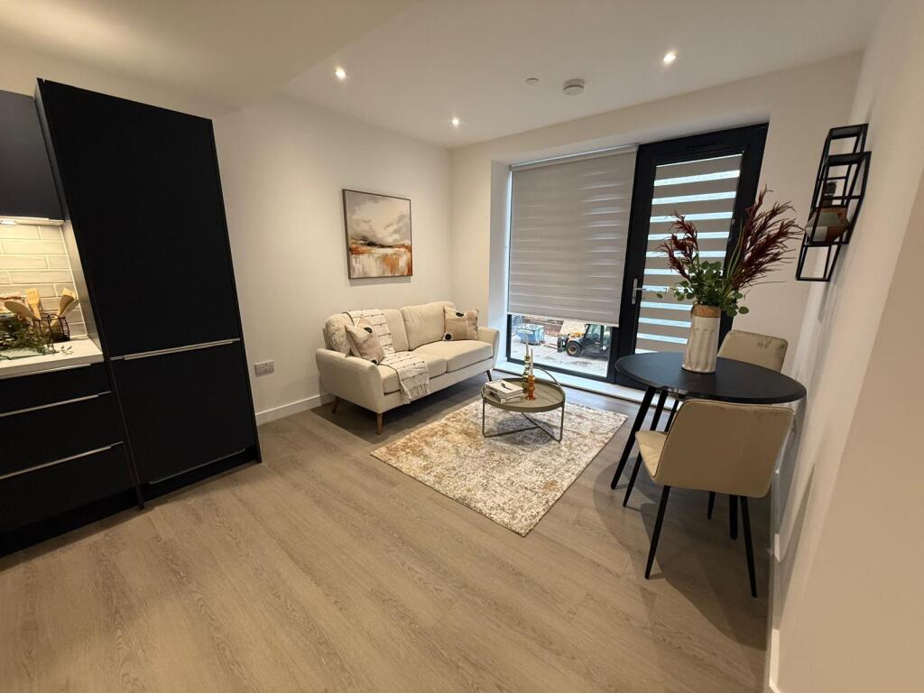 Main image of property: Silbury court, MK9