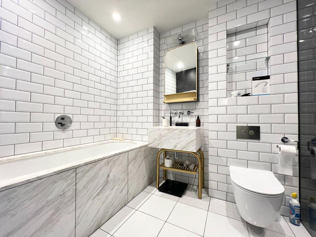 Apartment in London - More