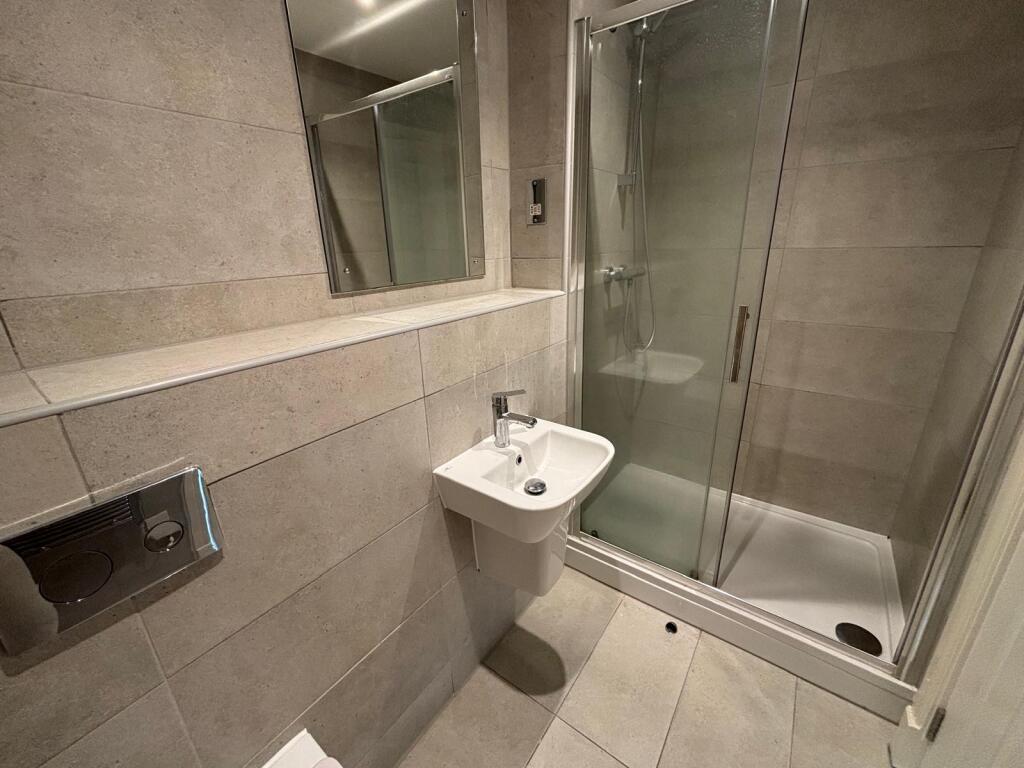 Apartment in Warwick - View 5