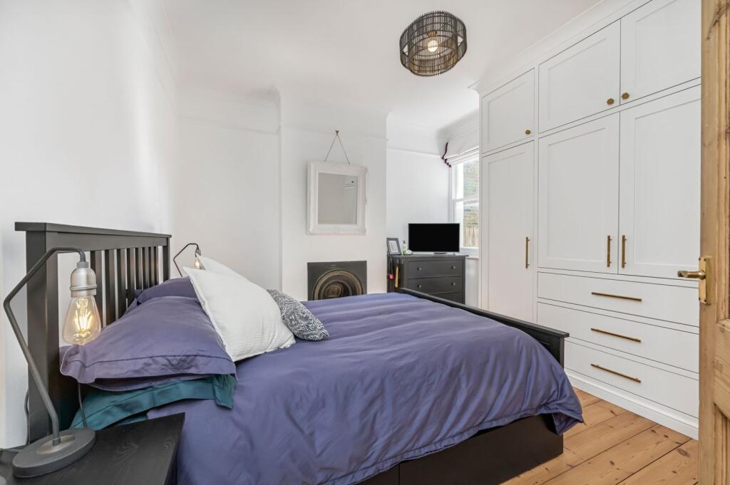 Apartment in London - View 5