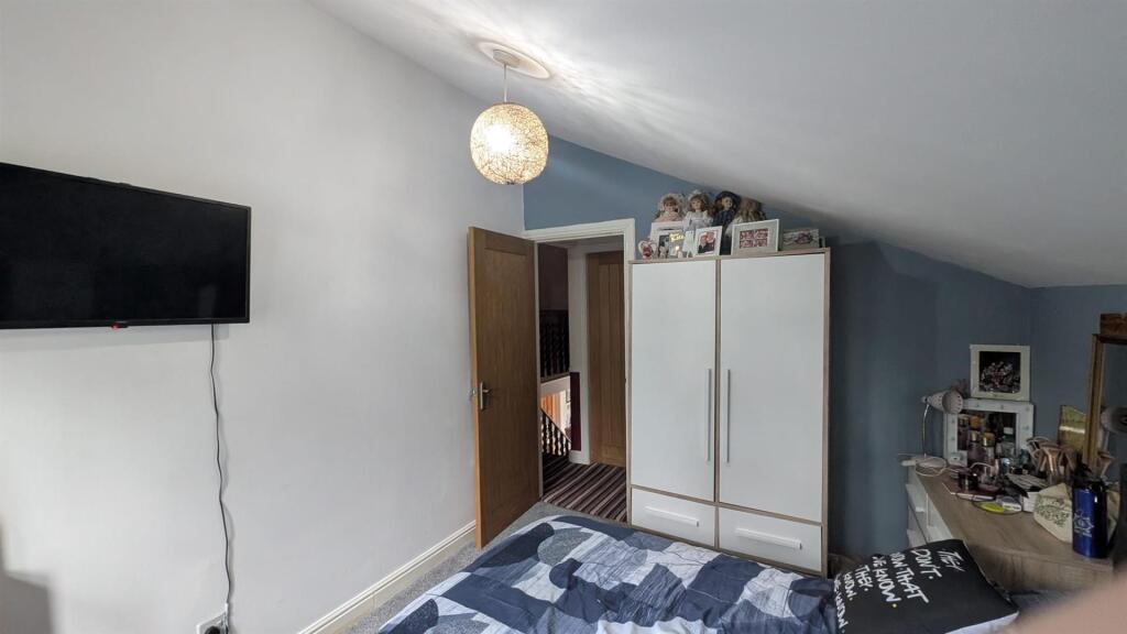 Additional image 18 of Crownest Lane, Bingley