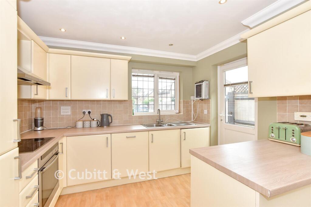 Watersmead Drive, Littlehampton, West Sussex photo 4