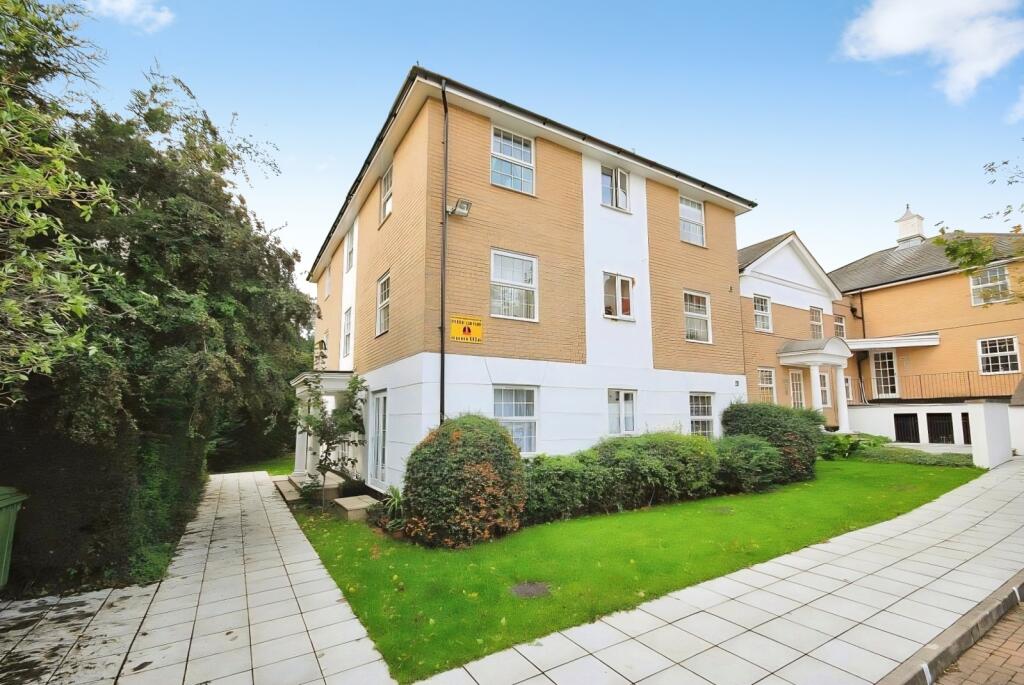 Main image of property: Chelmsford House, Chelmsford Road, Great Dunmow, Essex, CM6