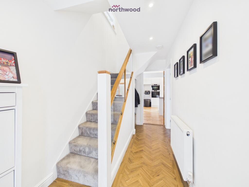 Denbigh Close, Wrexham, LL12 - View 2