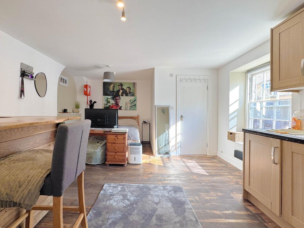 Additional image 2 of Silver Street, Warminster, Wiltshire, BA12 8PT