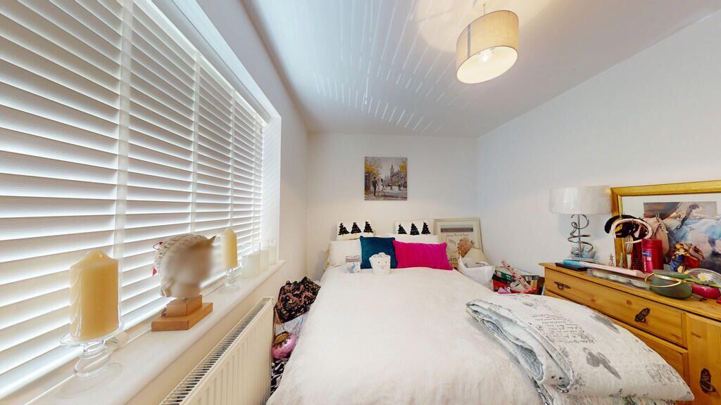 Apartment in Cheltenham, Lynworth, Whaddon - View 4