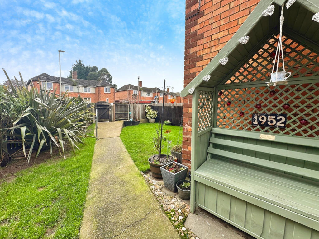 Worrall Close, Braunstone, LE3 photo 2