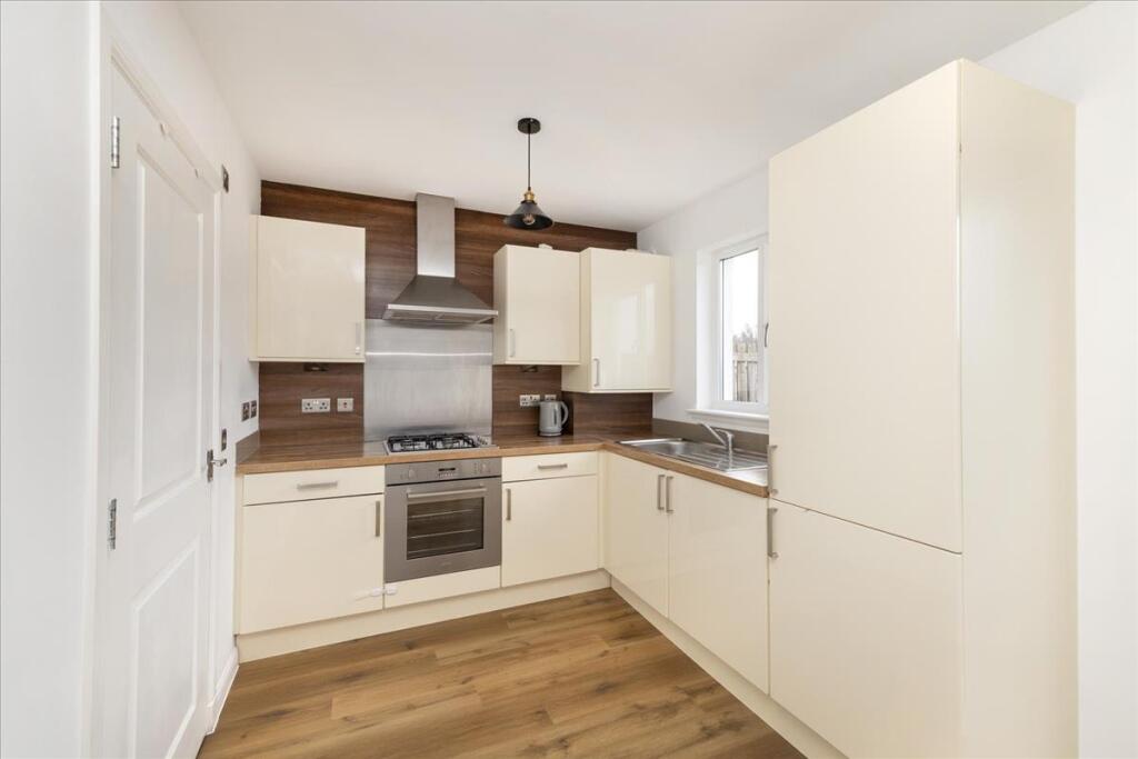 9 Whitehouse Road, Gorebridge, EH23 - More