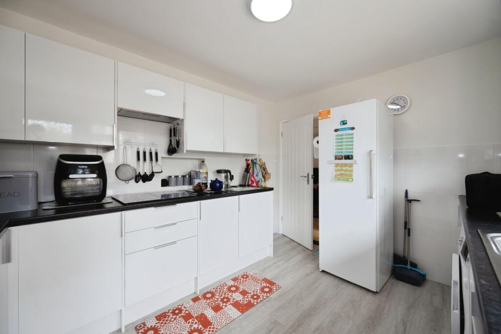 House in Havant, Hampshire - View 3
