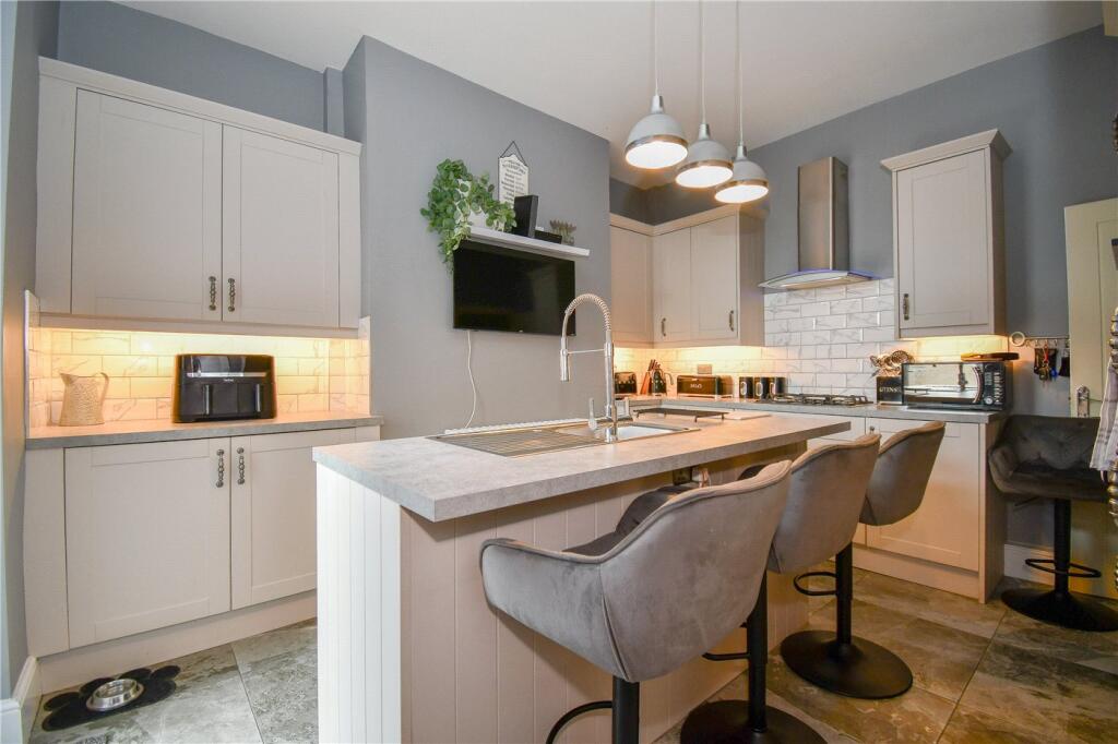 House in Wirral, Liverpool City Region - More