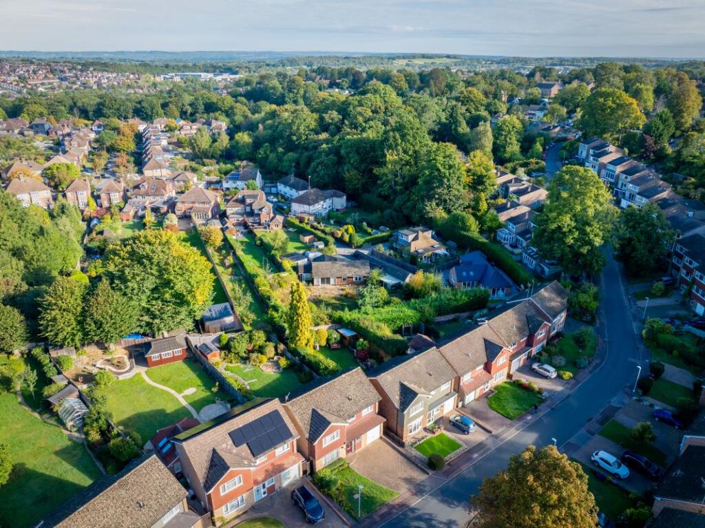 15 Pinewood Road, Tunbridge Wells, Kent, TN2 3SH photo 5