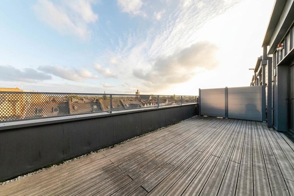 Apartment in London - More