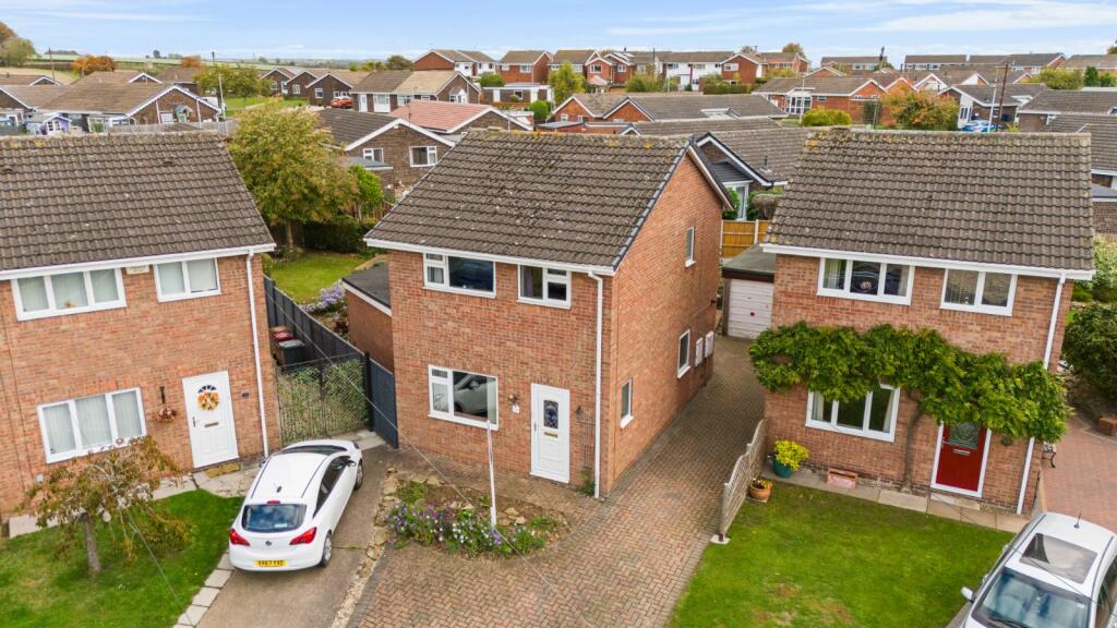 3-bed detached on York Road, Brigg, North Lincolnshire, DN20, £200,000