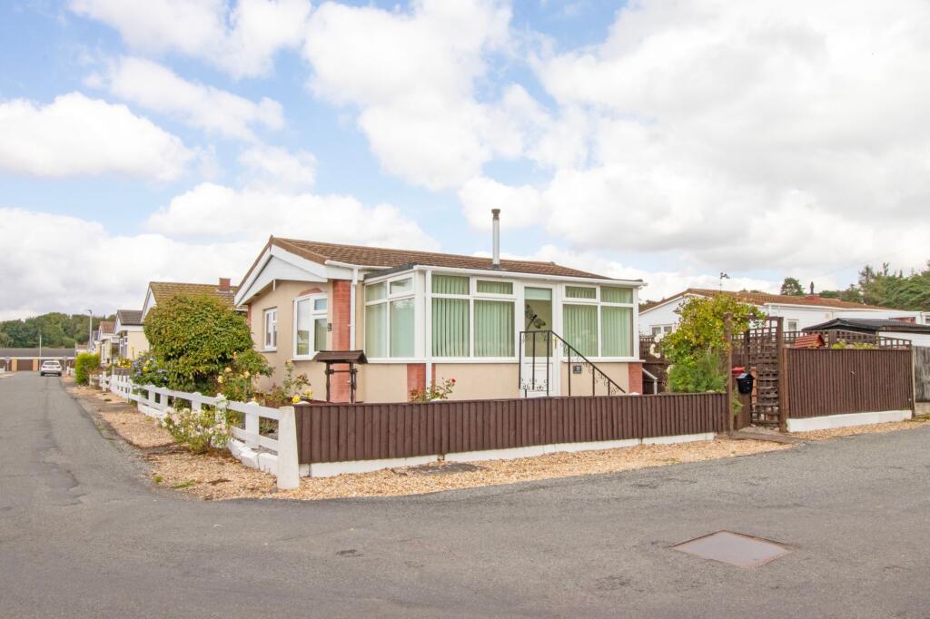 Main image of property: Parklands Mobile Homes, Scunthorpe, DN17