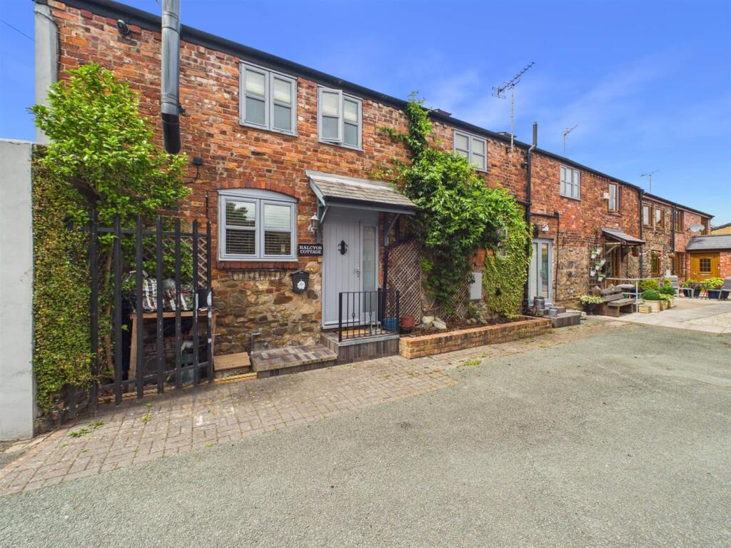 Main image of property: Halycon Cottage, Oak Street, Oswestry