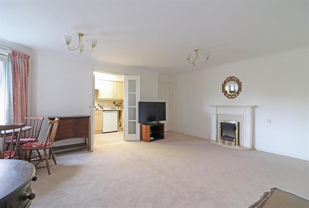 Main image of property: London Road, Redhill