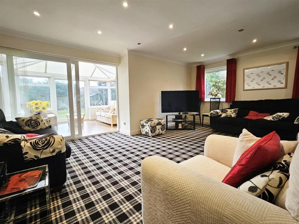 Audley Close, Lytham photo 2