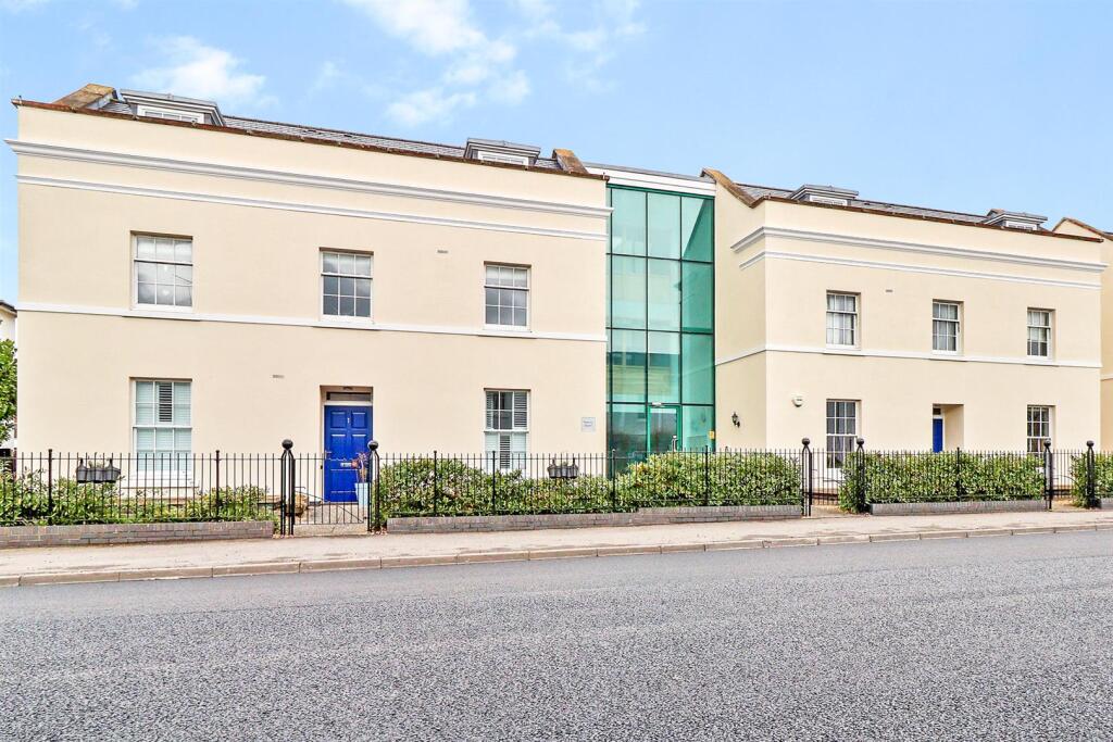 Main image of property: Leckhampton GL50 2DP
