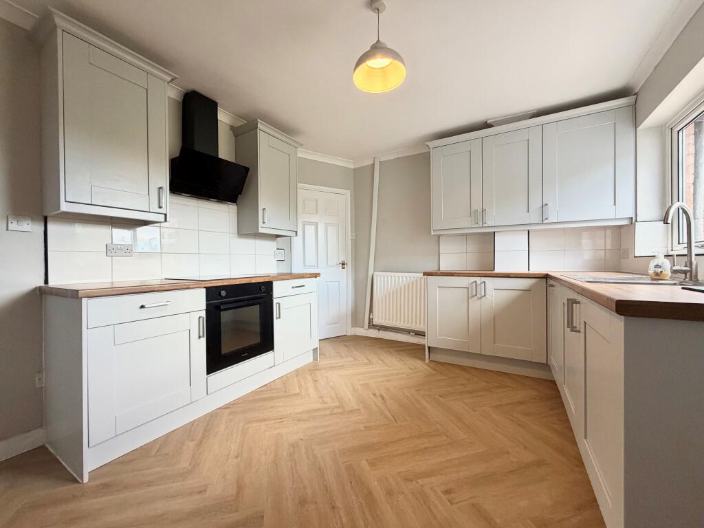 Morestead Avenue, B26 photo 5