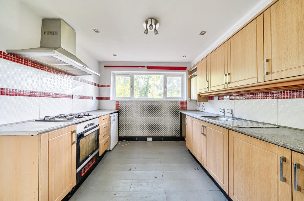 House in Crawley, Worth - View 4