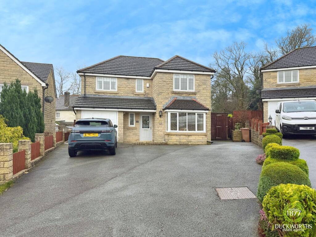 4-bed detached on Astley Heights, Darwen, BB3, £350,000