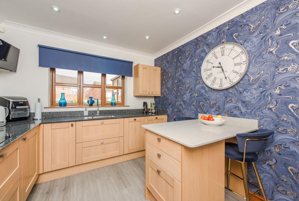 Hazelmere Drive, Burntwood photo 4