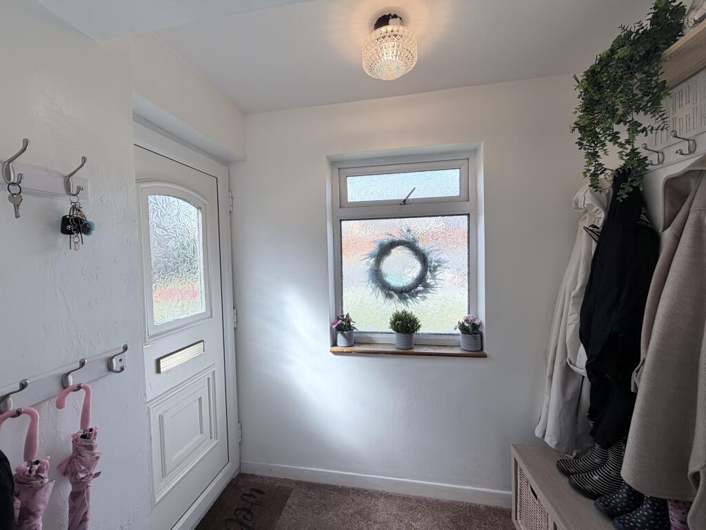 House in Mid Glamorgan, Llantwit Fardre - View 2