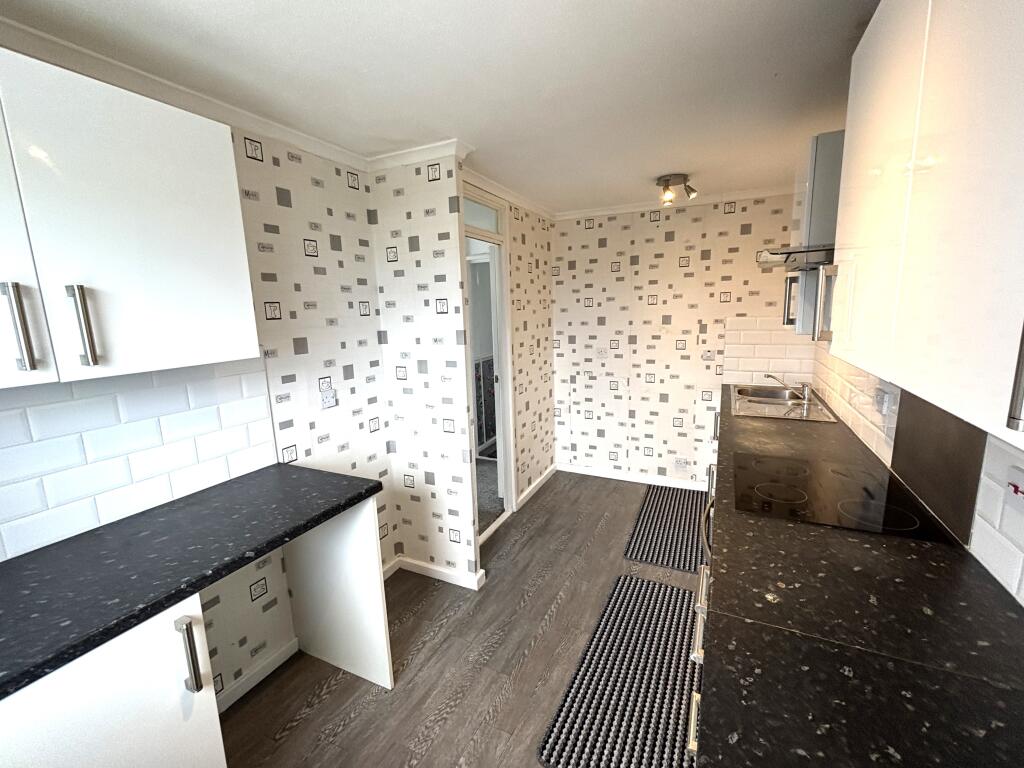 Apartment in Wolverhampton, West Midlands - View 4