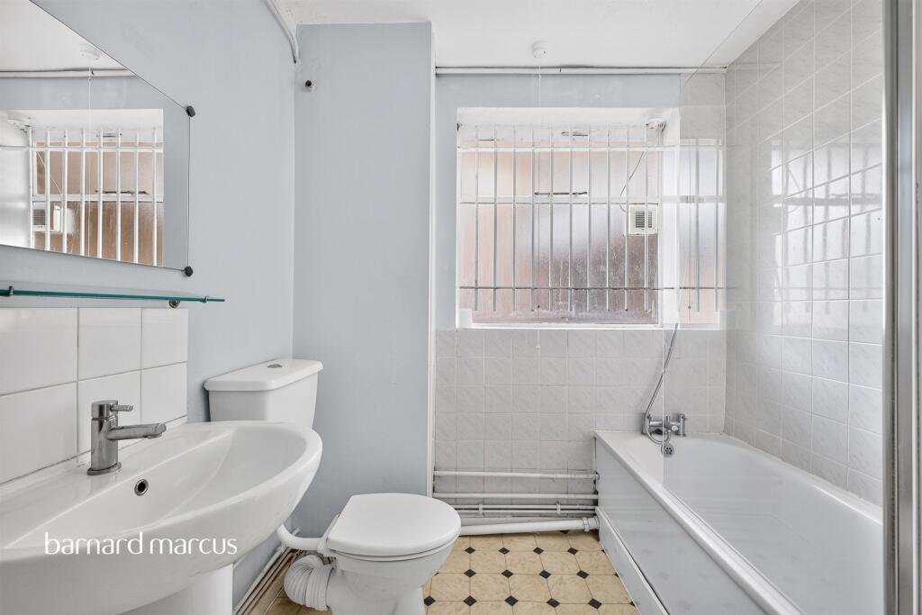Apartment in London - More