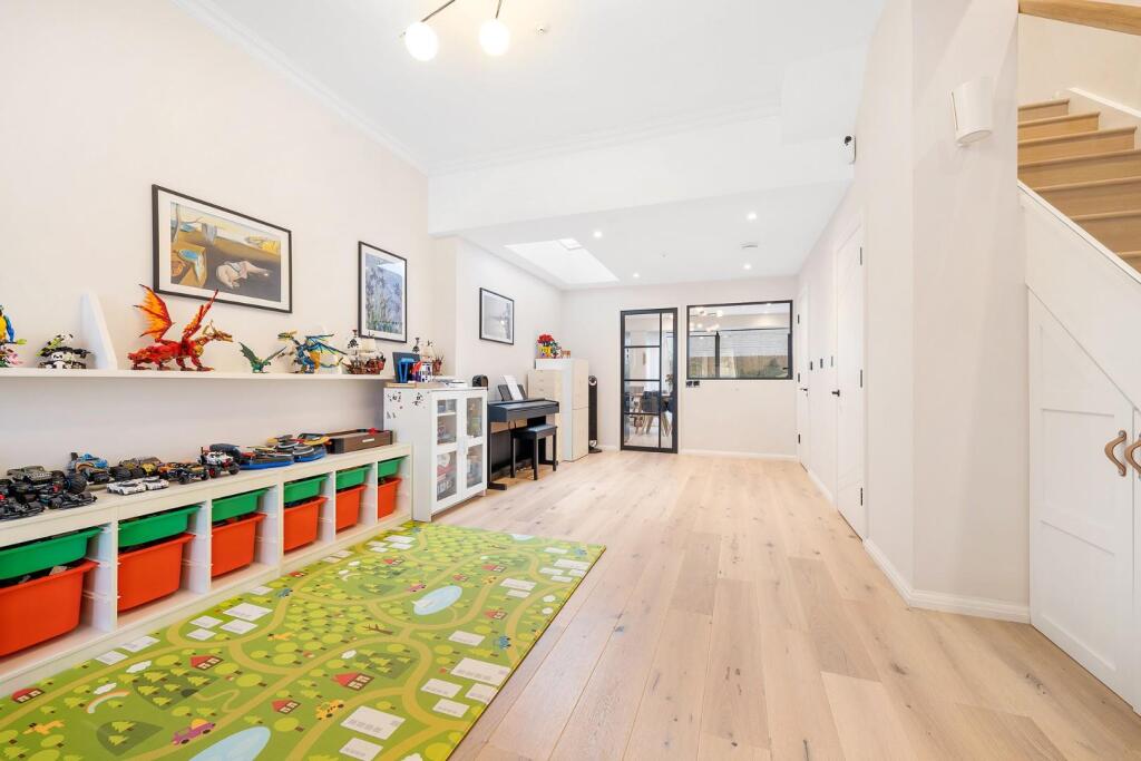 House in London - More