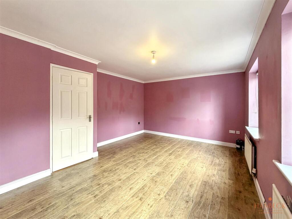House in Kingston upon Hull, Kingswood - More
