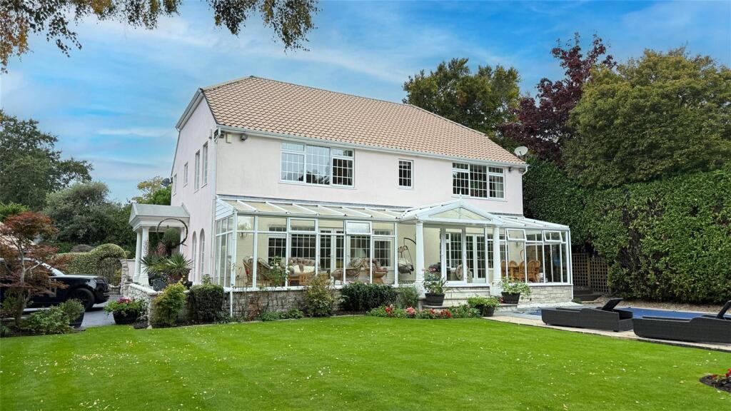 Main image of property: The Avenue, Canford Cliffs, Poole, Dorset, BH13
