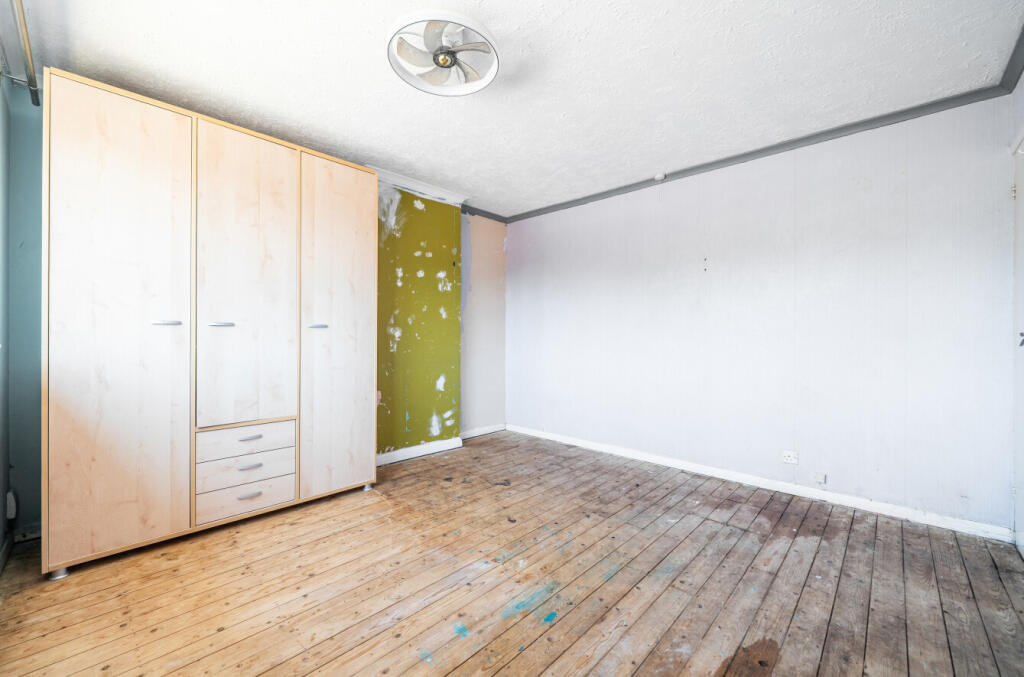 House in Woodley, Wokingham - More