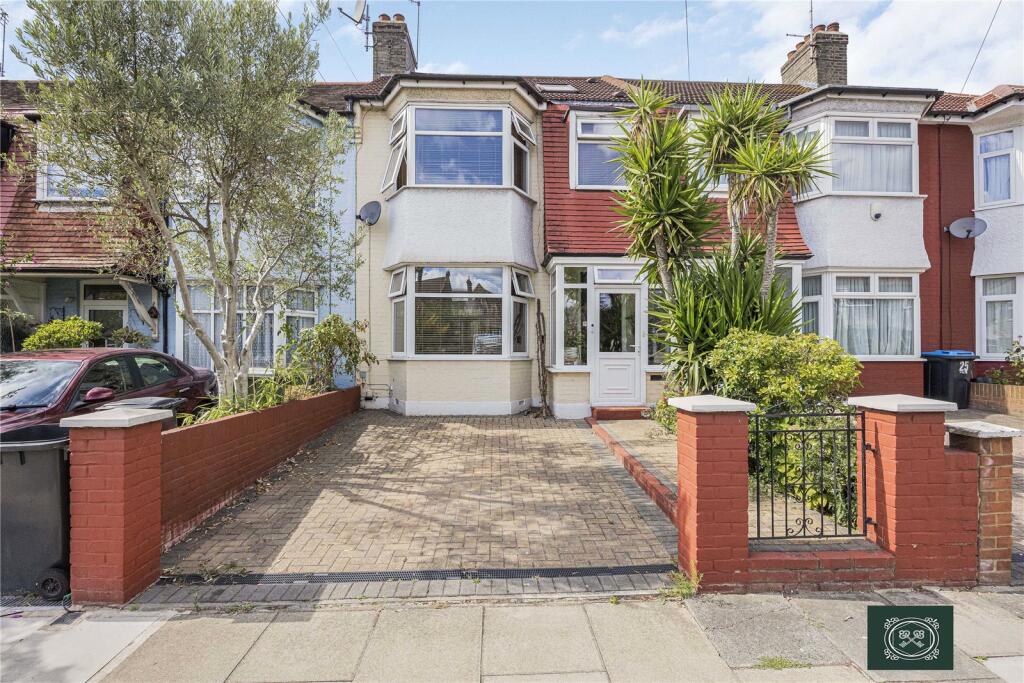 4-bed terraced on Kendal Avenue, London, N18, £500,000