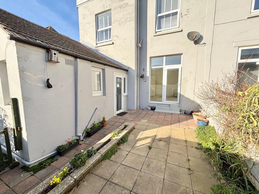 Apartment in Bexhill-on-Sea, Central - View 5