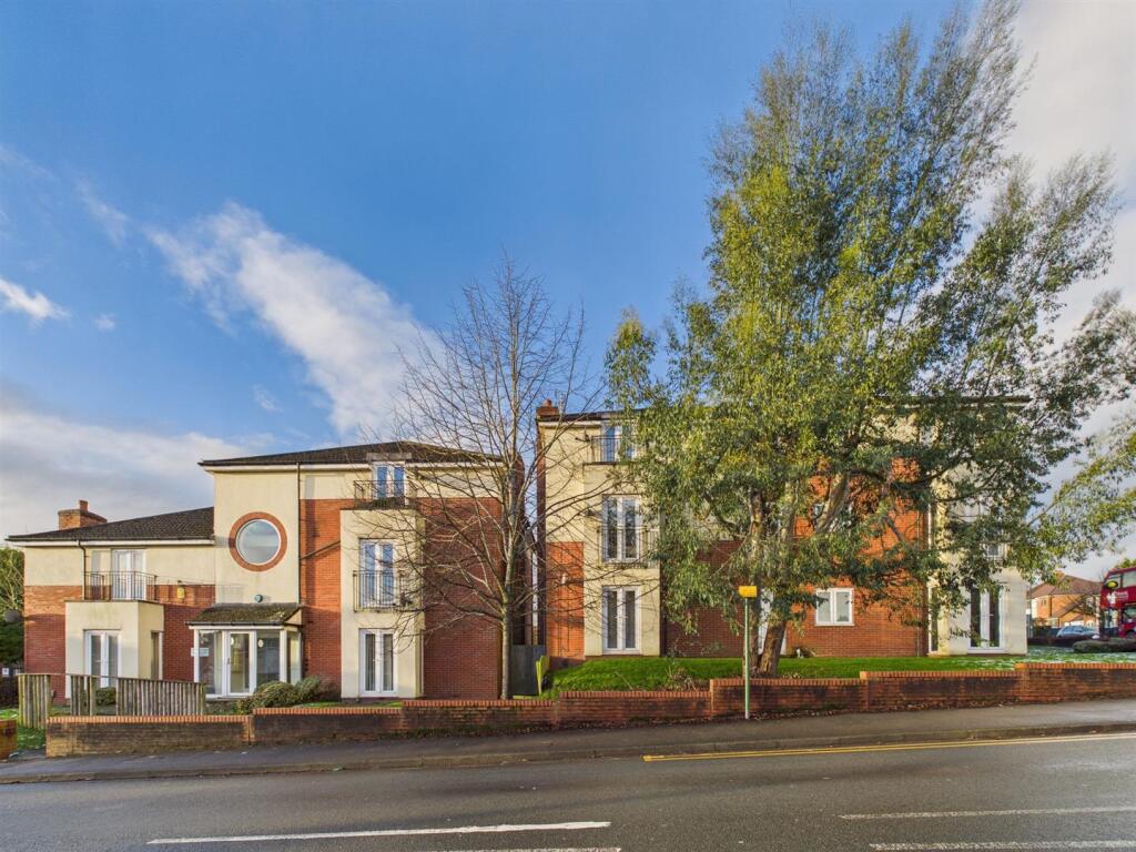 Main image of property: 4 Cornerways, 2 Aqueduct Road Shirley B90 1BT