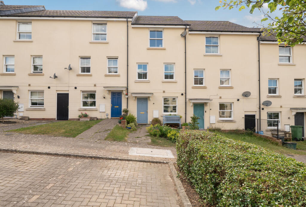 Main image of property: Alvington Drive, Cheltenham, Gloucestershire, GL52