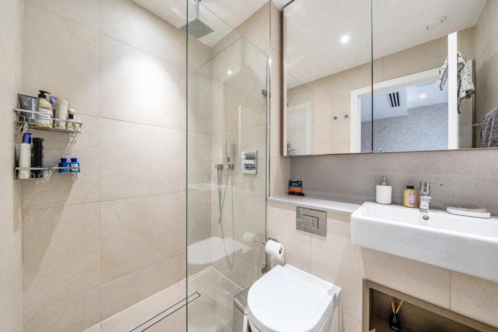 Apartment in London - View 5