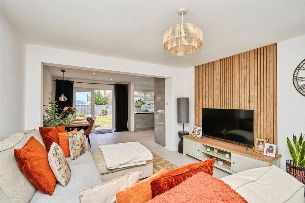 House in Cowes, Isle of Wight - More
