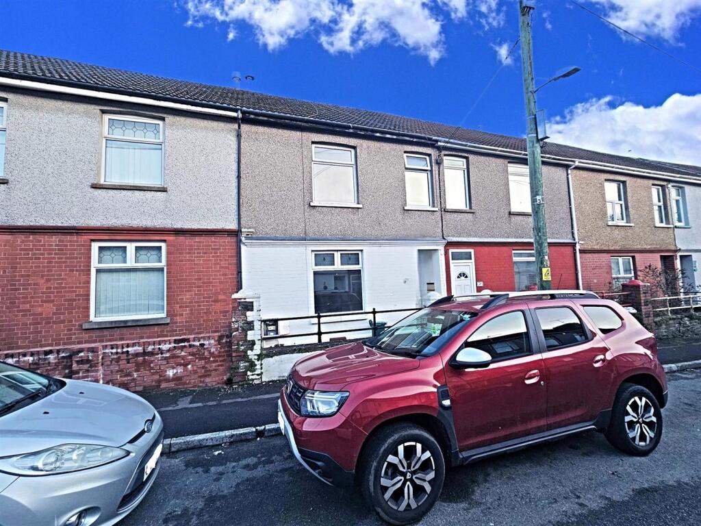 Main image of property: The Parade, Church Village