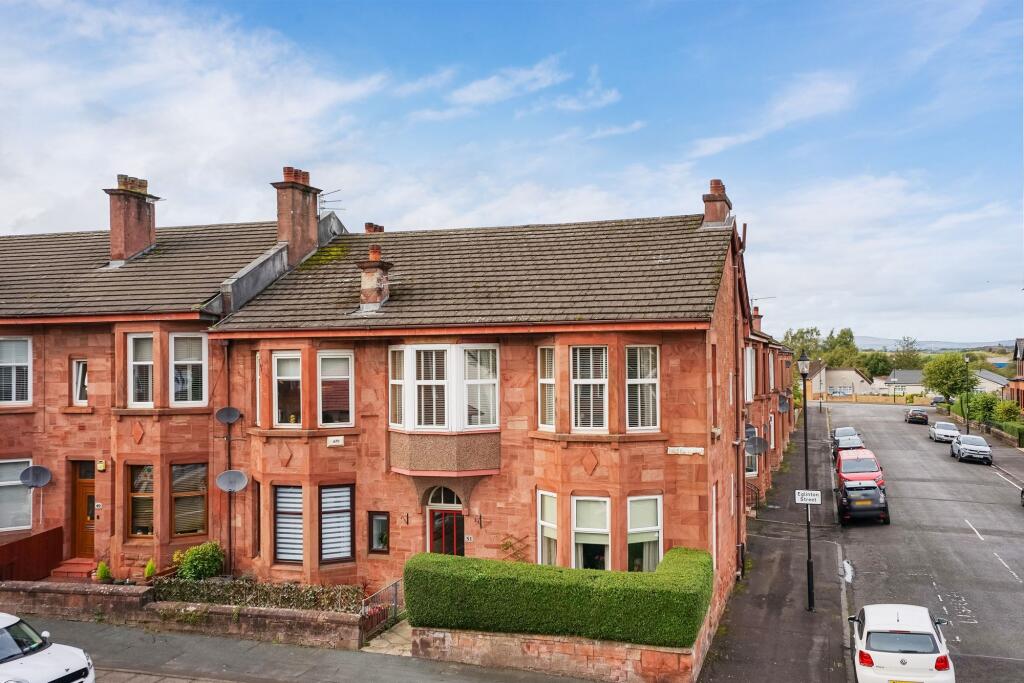1-bed flat on Dunbeth Avenue, Coatbridge, ML5, £97,500
