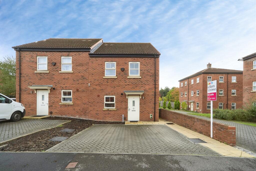 3-bed semi-detached on Asket Garth, LEEDS, £265,000