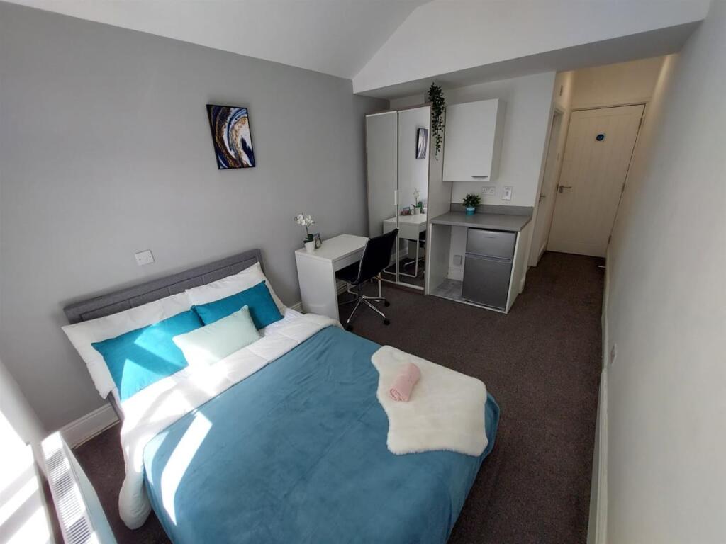 1 bedroom house share for rent