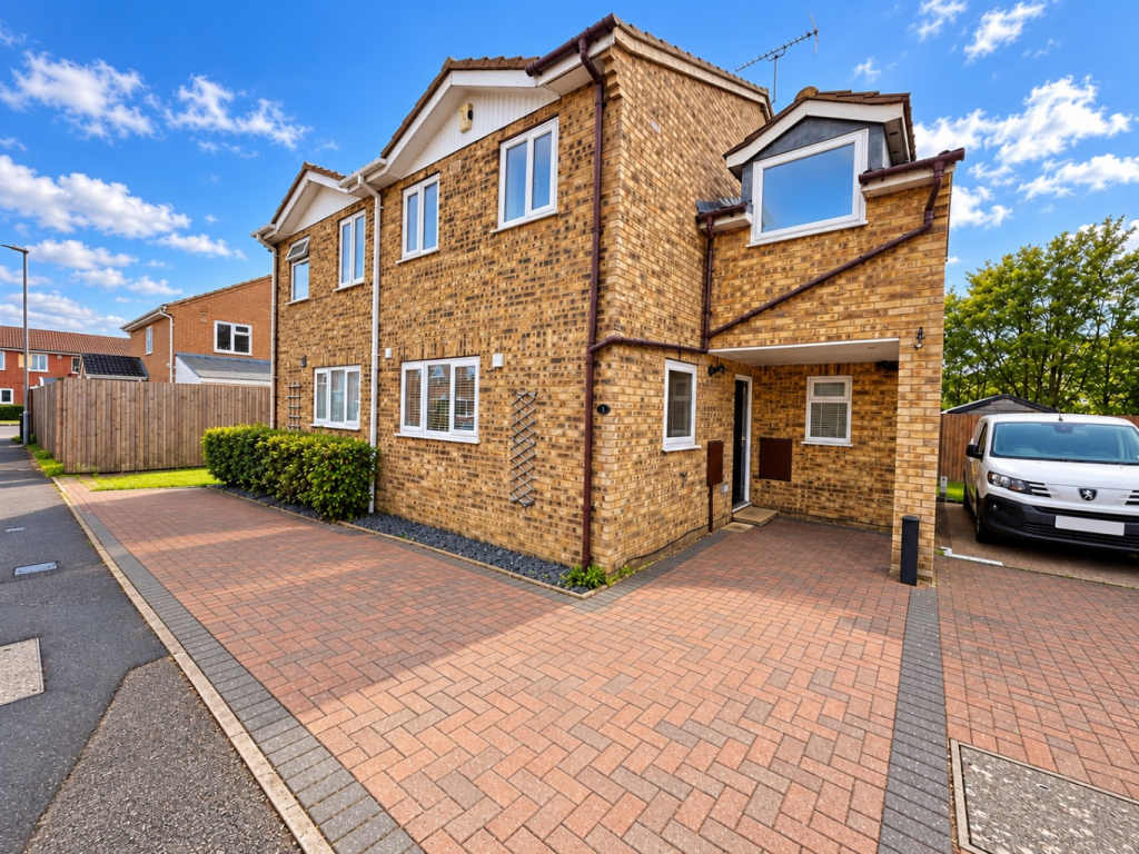 Main image of property: Warton Green, Luton, Bedfordshire, LU2 9TX