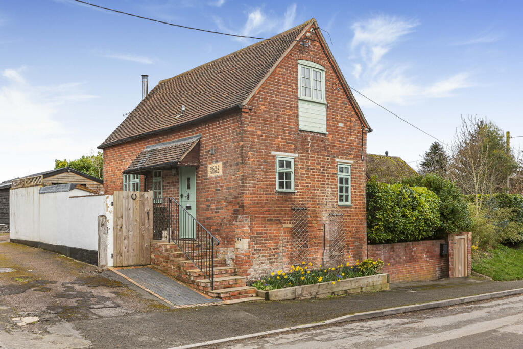 Main image of property: The Greenway, West Hendred, OX12